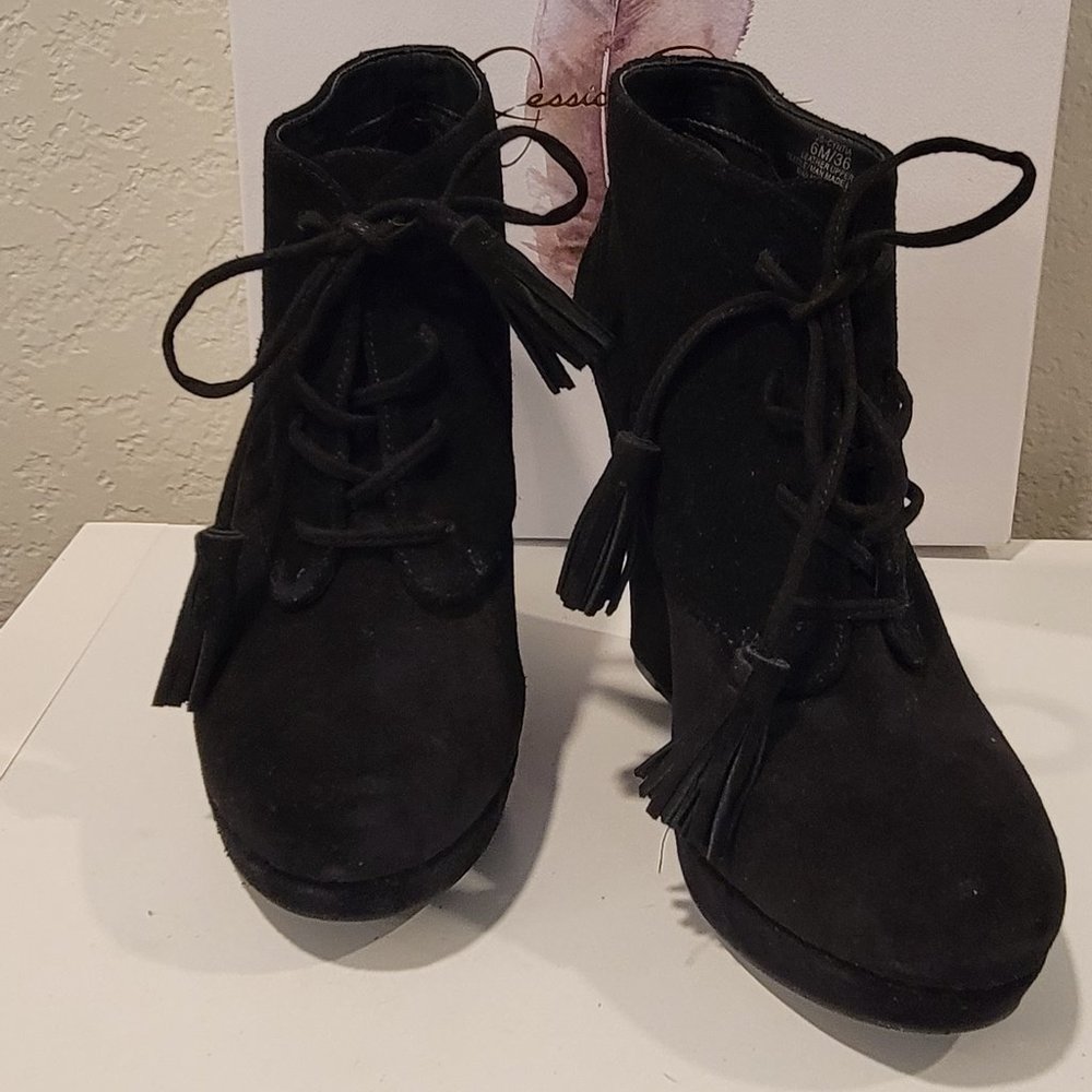 JS -  Cyntia wedge bootie